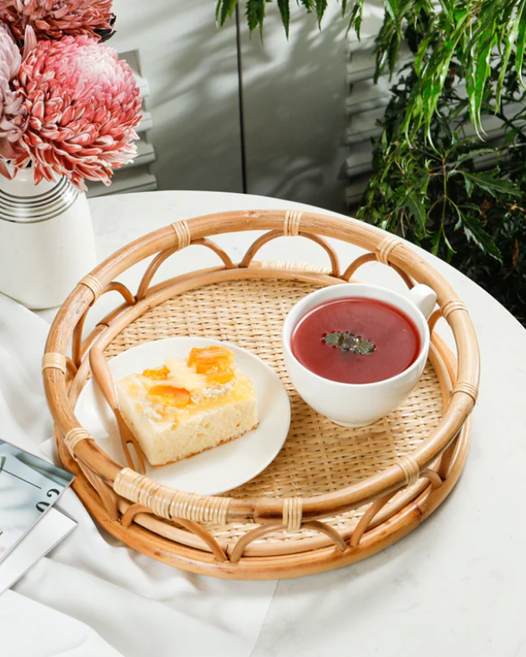 Plateau de service en rotin