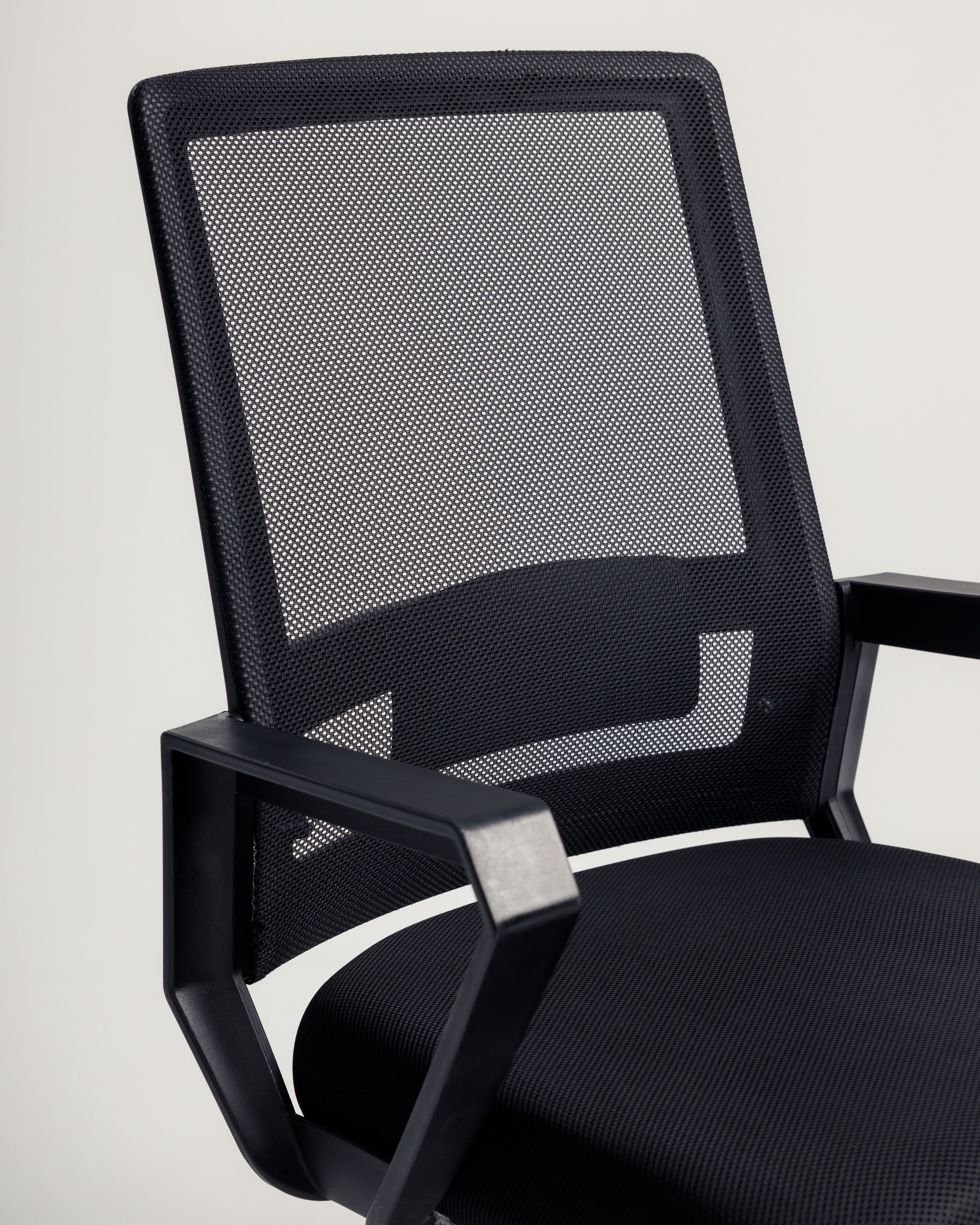 Chaise en maille Noire