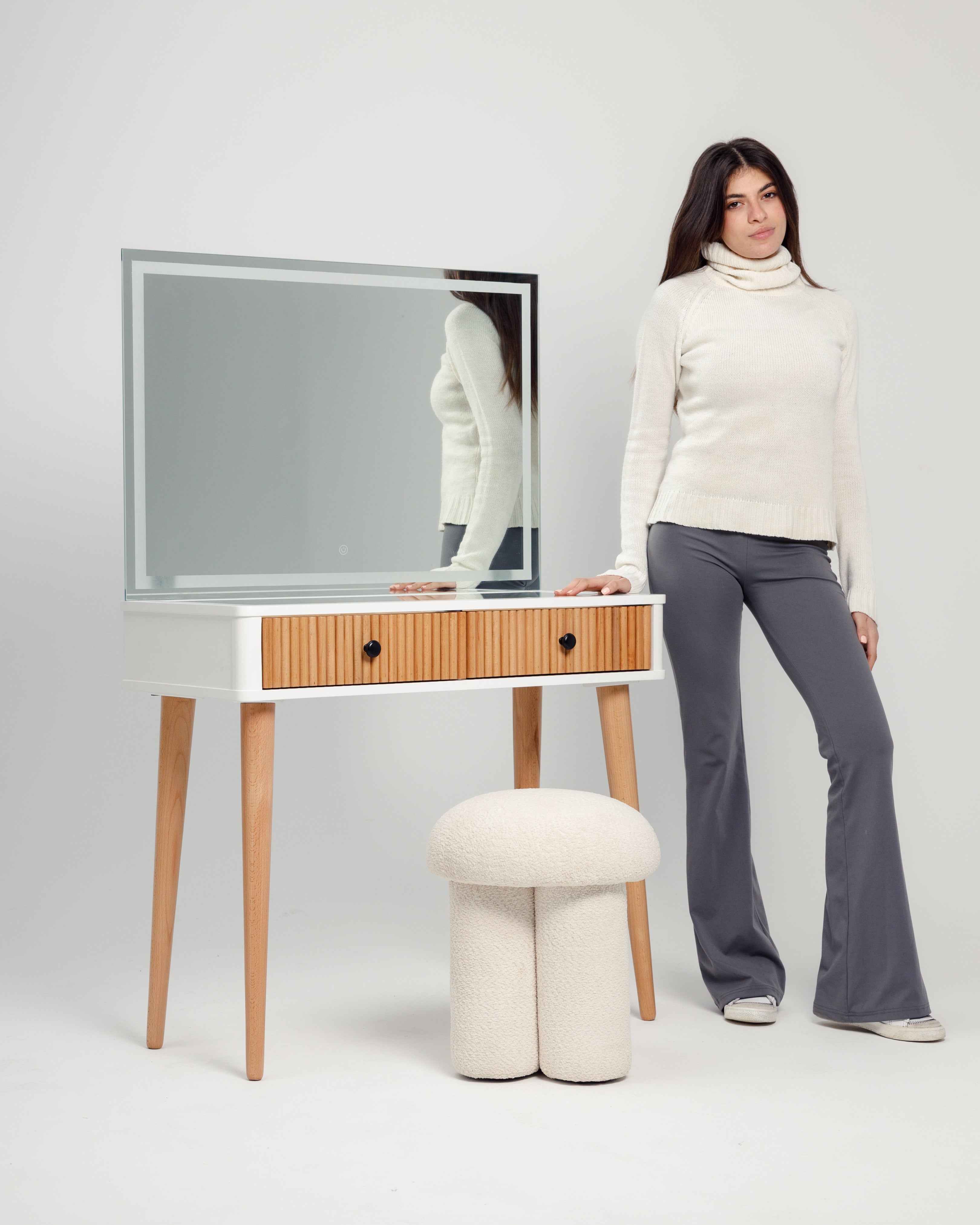 COMMODEUSE MUSE BLANCHE