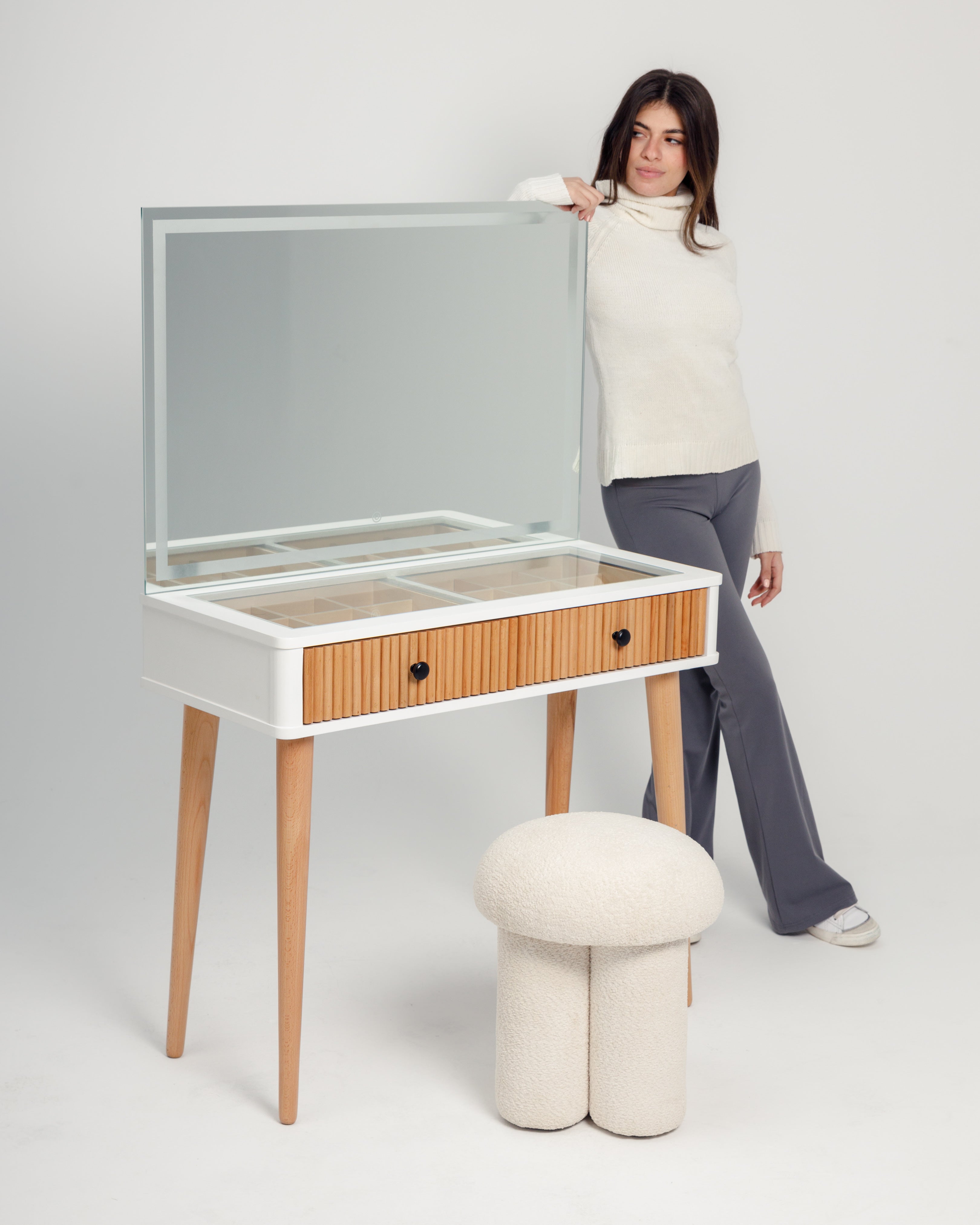 COMMODEUSE MUSE BLANCHE