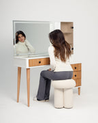 COMMODEUSE MUSE BLANCHE