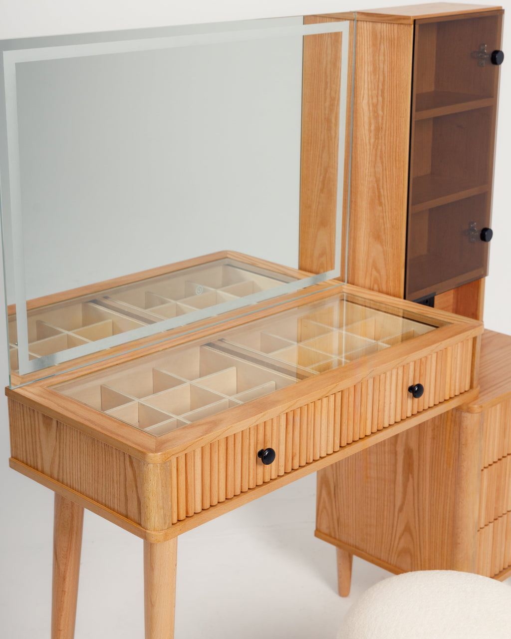 COMMODEUSE MUSE EN CHÊNE