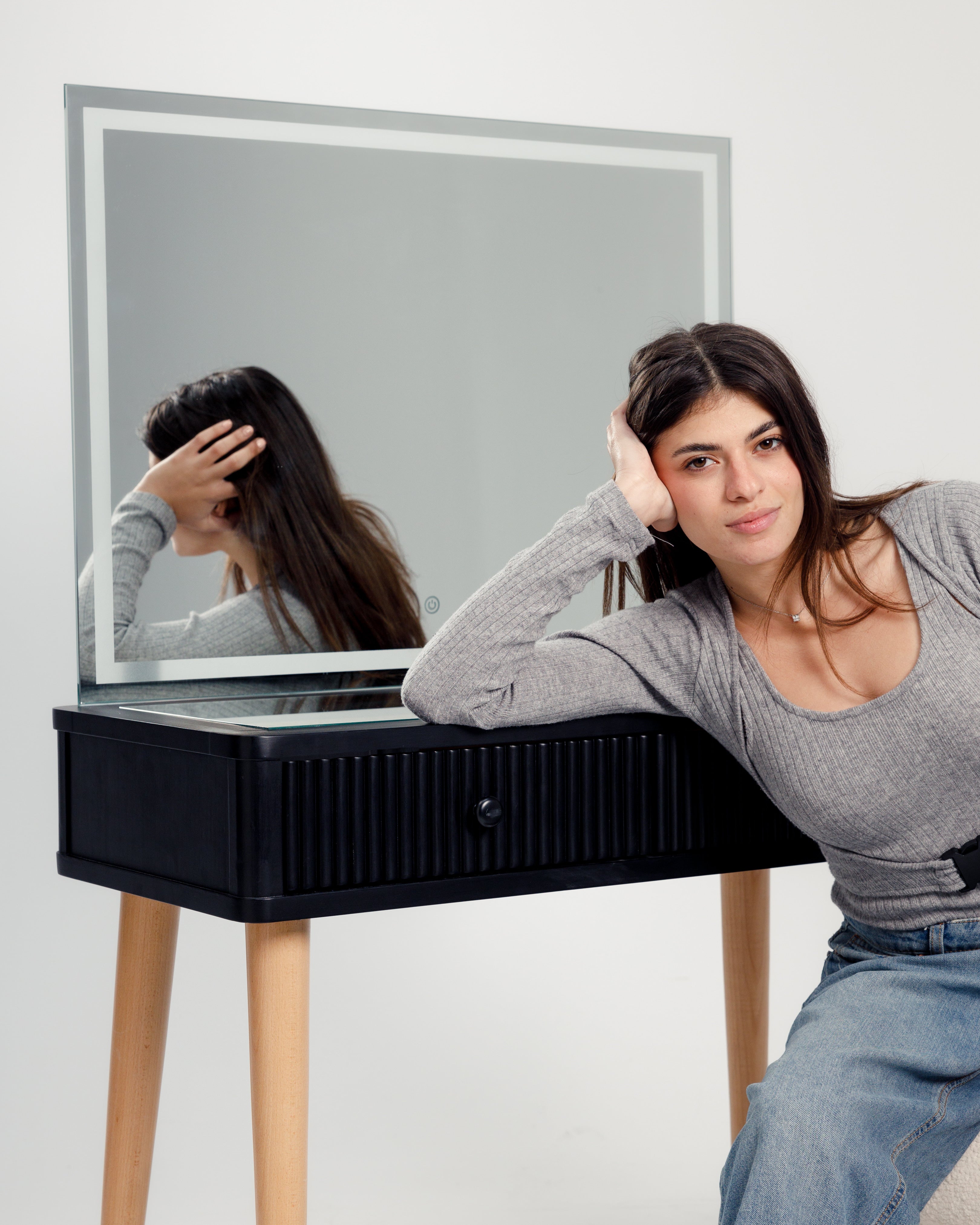 COMMODEUSE MUSE NOIRE