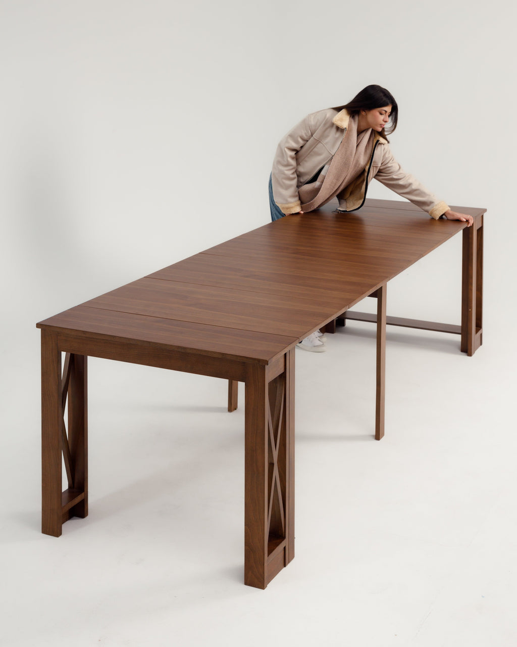 Table transformable en noyer
