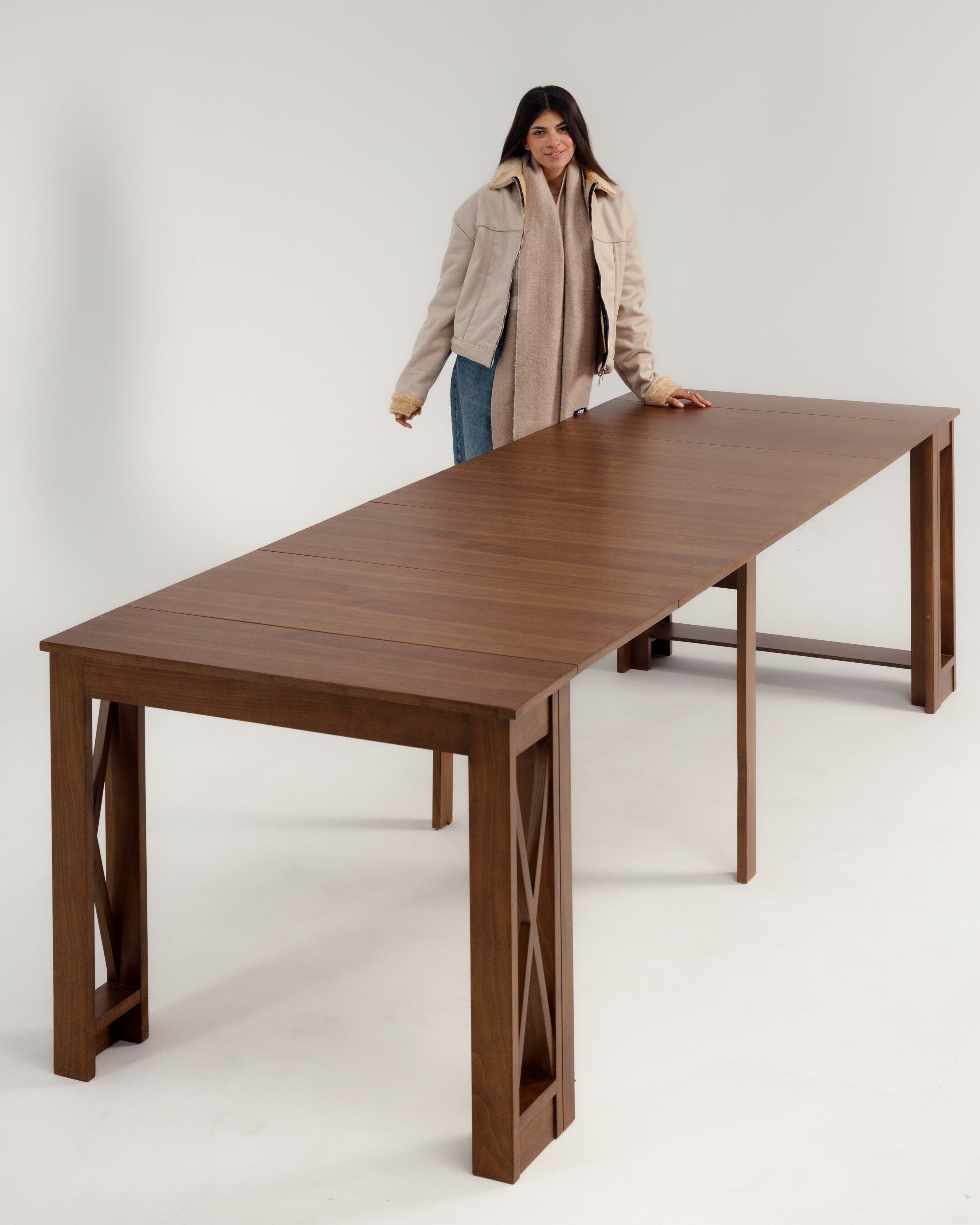 Table transformable en noyer