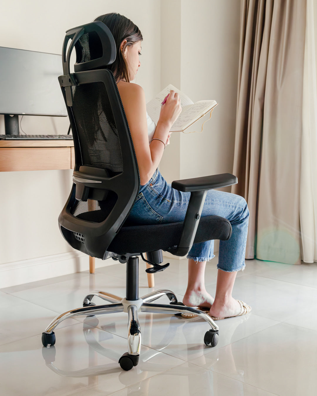 Chaise M5 en maille noire