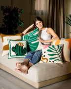 Coussin à motif de feuilles