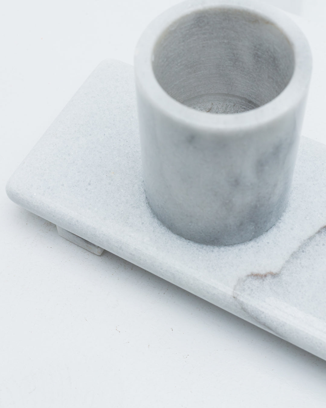 Ensemble de salle de bain en marbre blanc