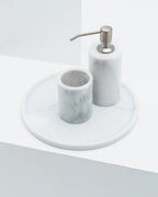 Ensemble de salle de bain en marbre blanc