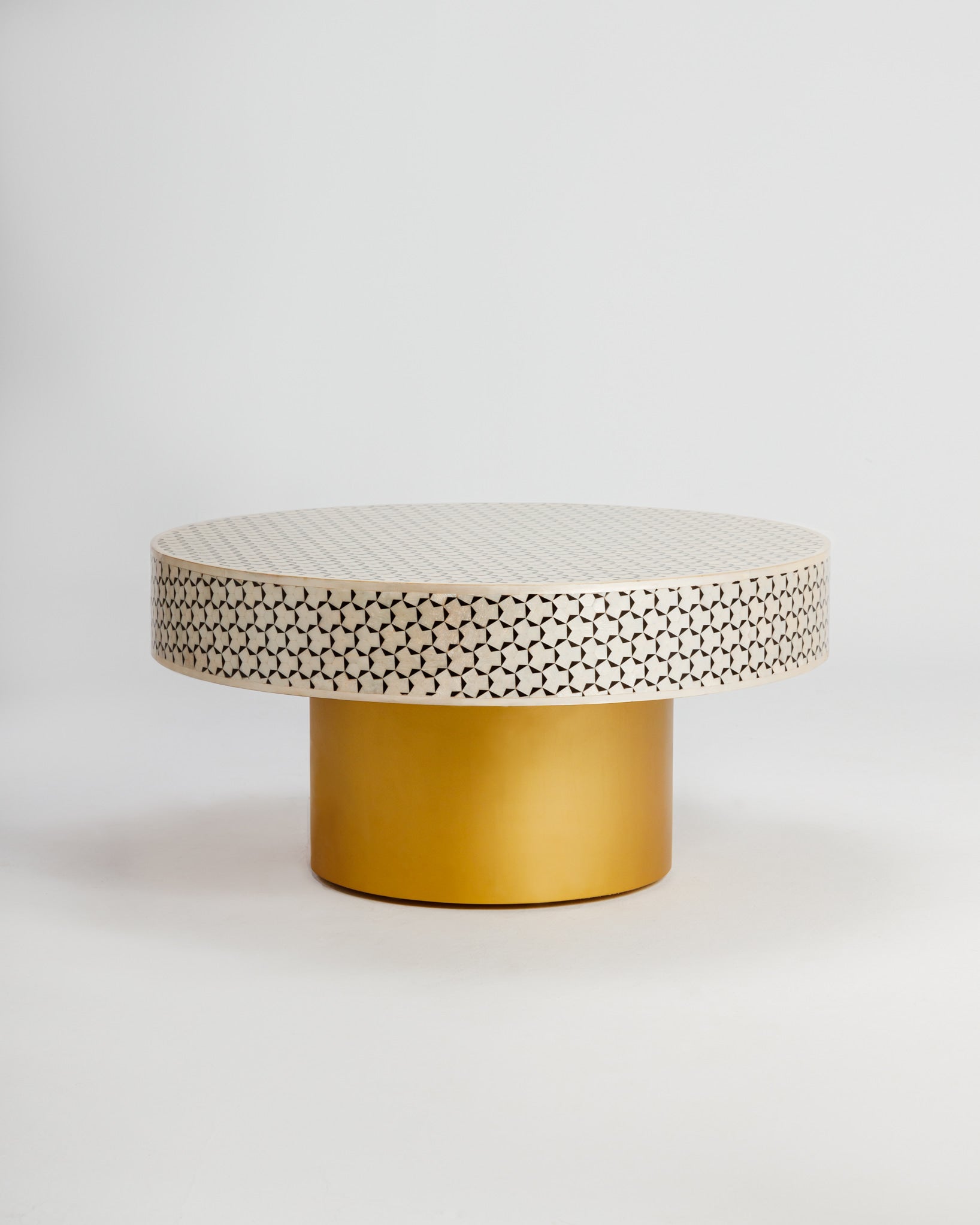 Table basse incrustée marocaine