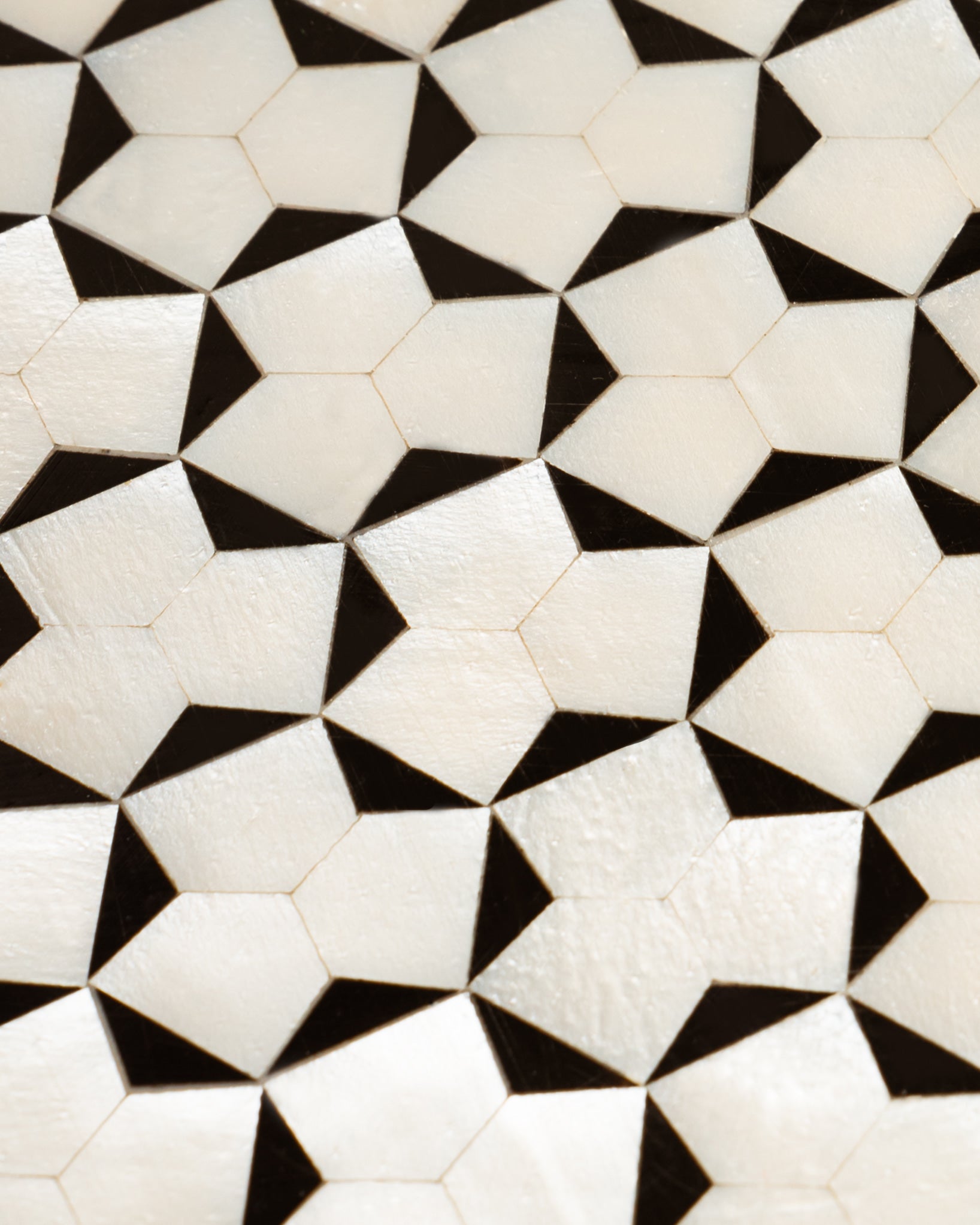 Table basse incrustée marocaine