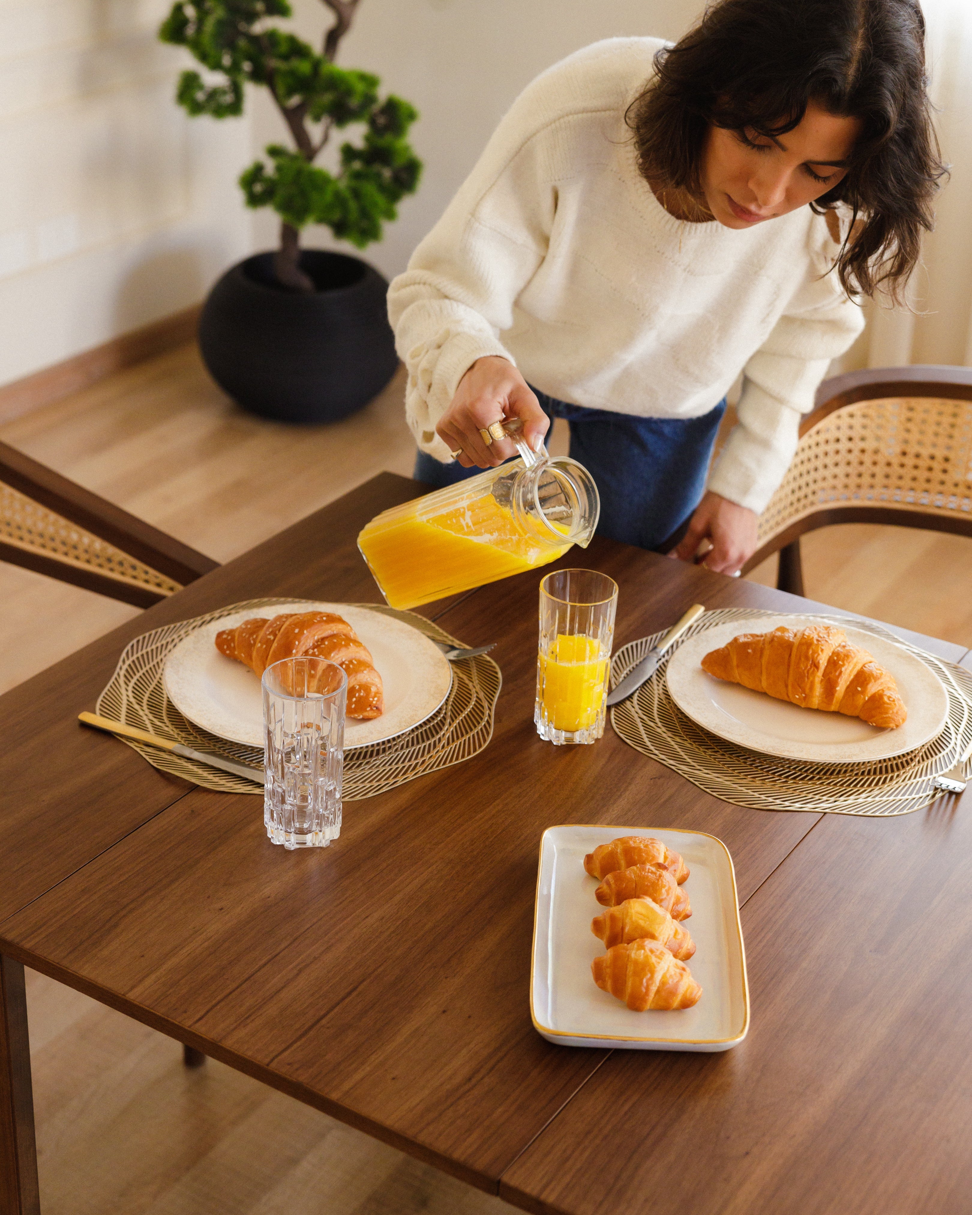 Table transformable en noyer