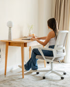 Chaise en maille blanche