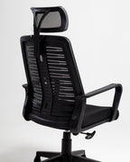 Chaise en maille noire avec appui-tête