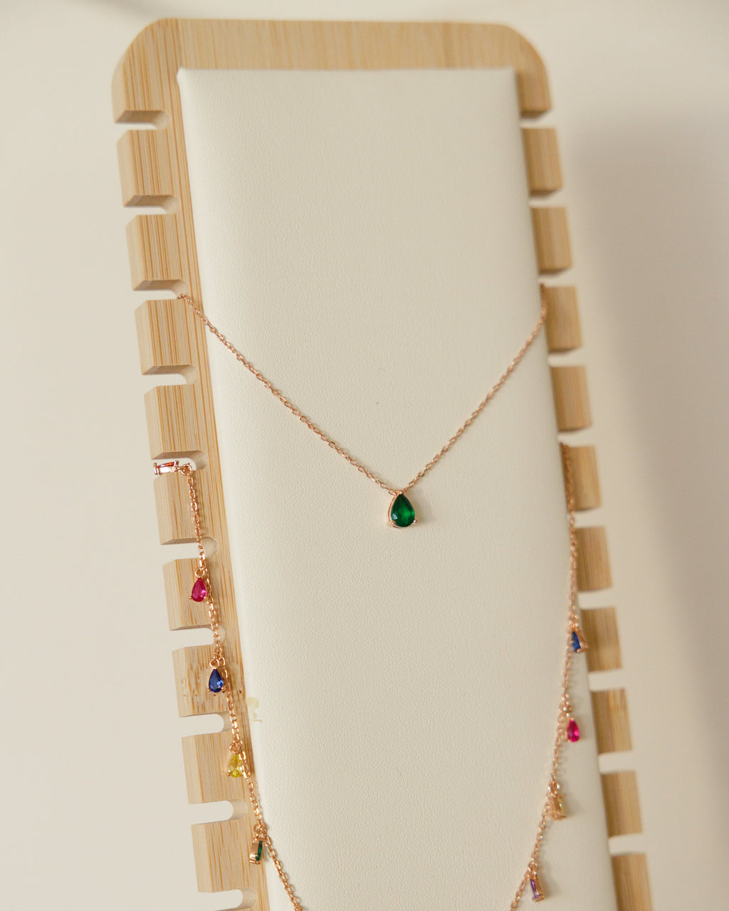 Présentoir à bijoux en bambou pour table