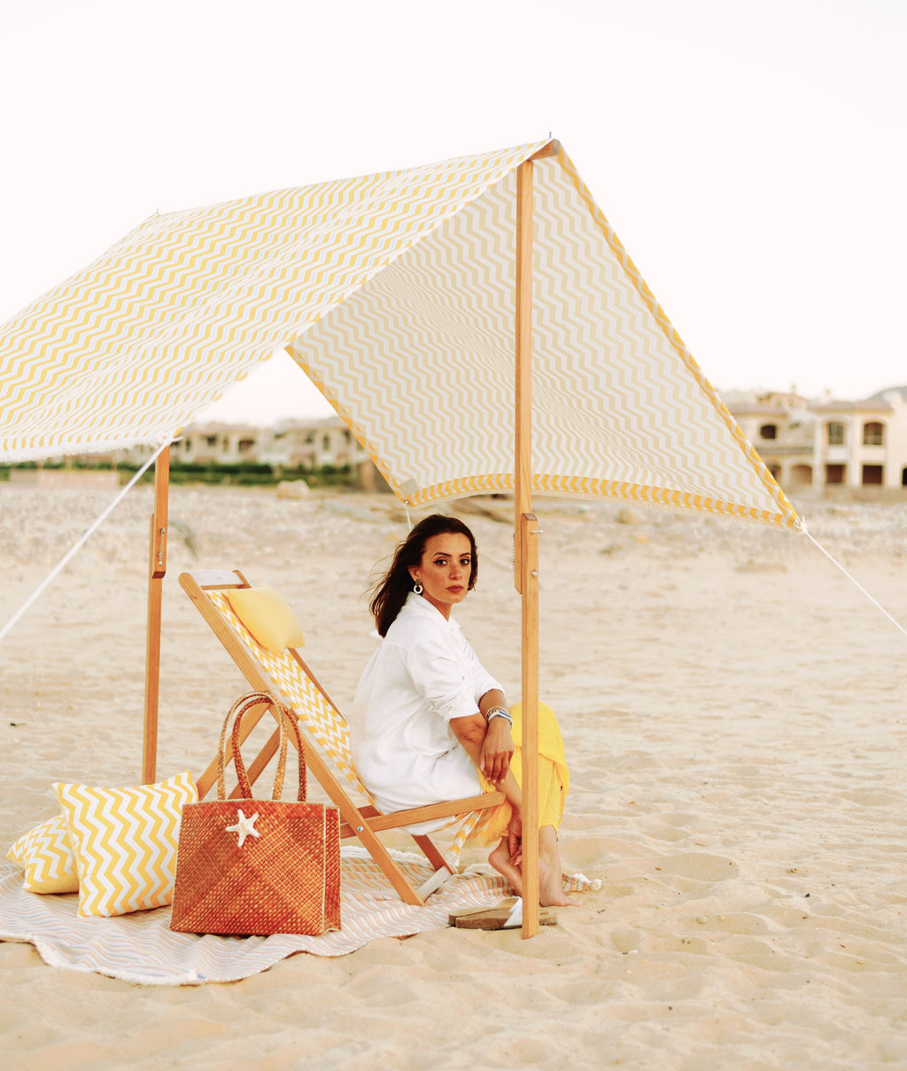 Tente de plage jaune vintage