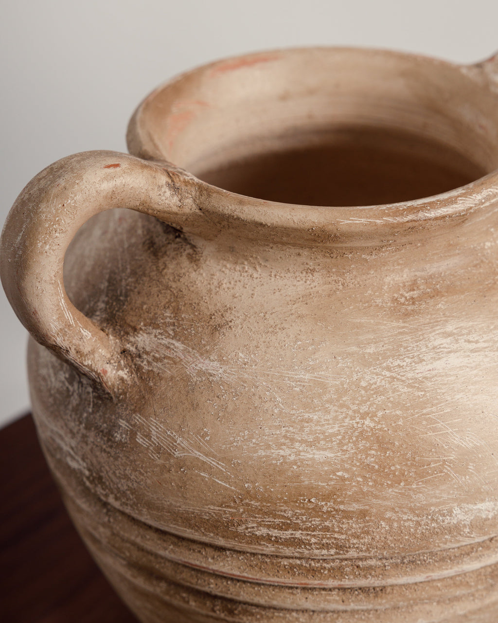 Vase en argile vintage