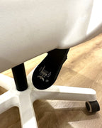 Chaise en maille blanche