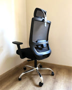 Chaise M5 en maille noire