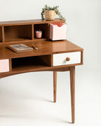 Bureau Lilia