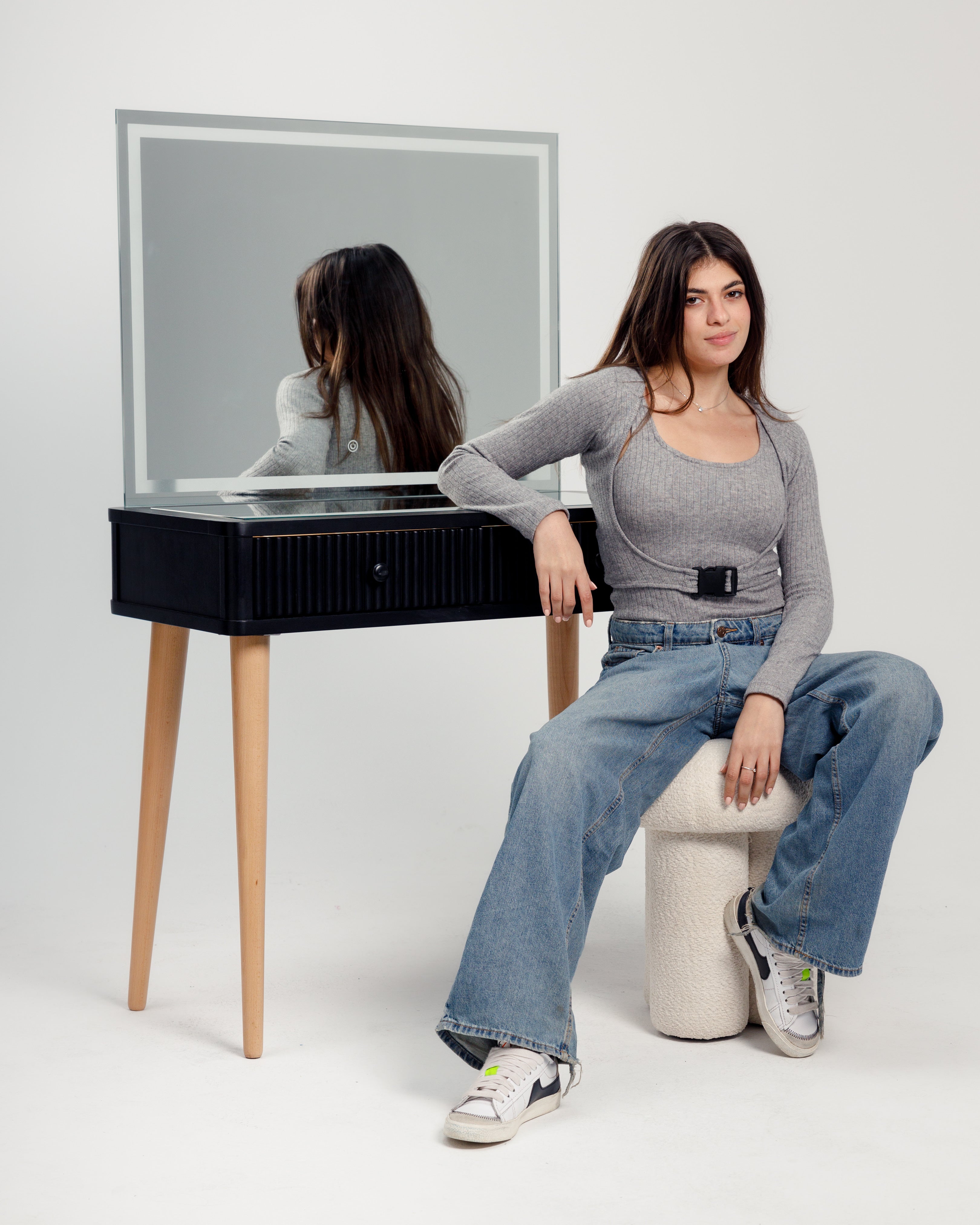 COMMODEUSE MUSE NOIRE