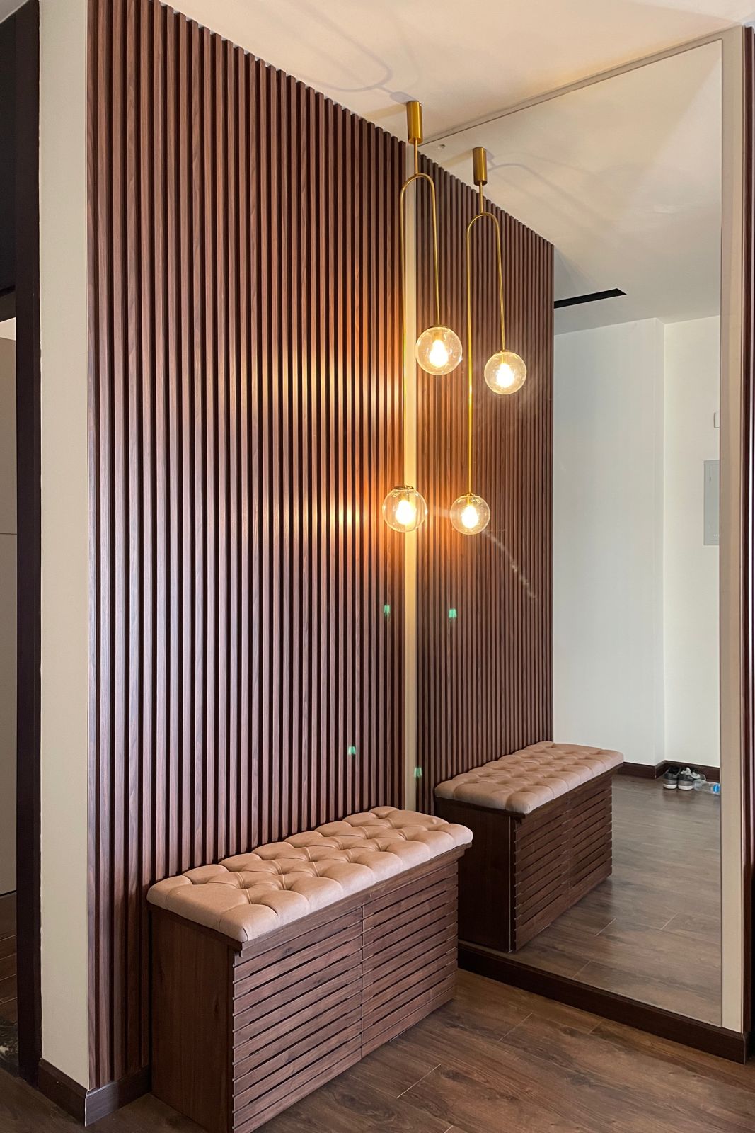 RANGEMENT À CHAUSSURES EN NOYER