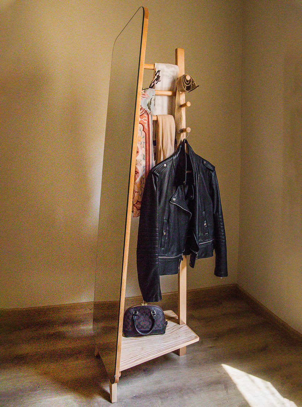 Miroir de garde-robe